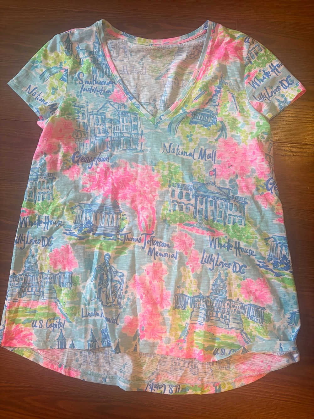 Lilly Pulitzer V-Neck DC Landmark Print Tee in Pink, Blue & Green